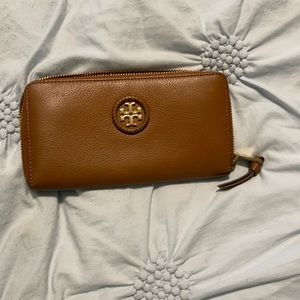 Tori Birch wallet